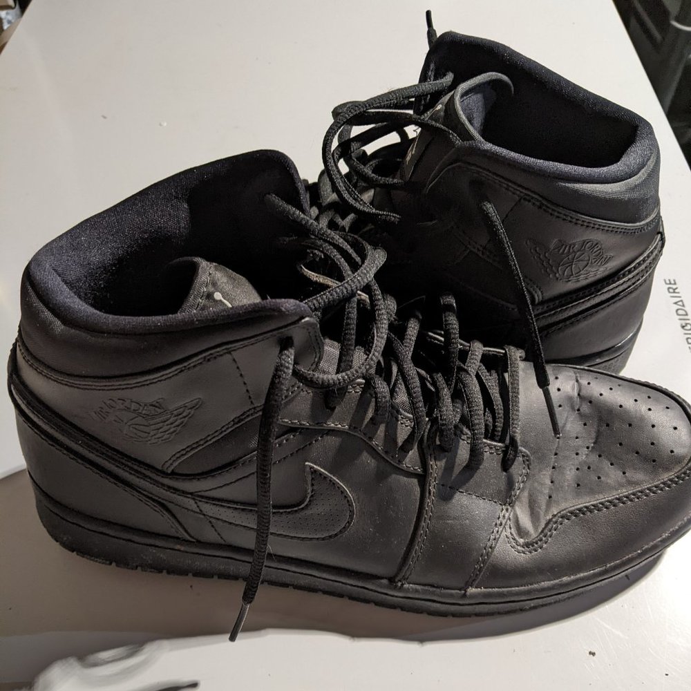 Nike Men's All-Black Air Jordan Style High-Top Athletic Shoes